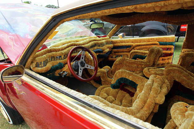 View Larger Hide The interior of a Buick Regal on display during Centro