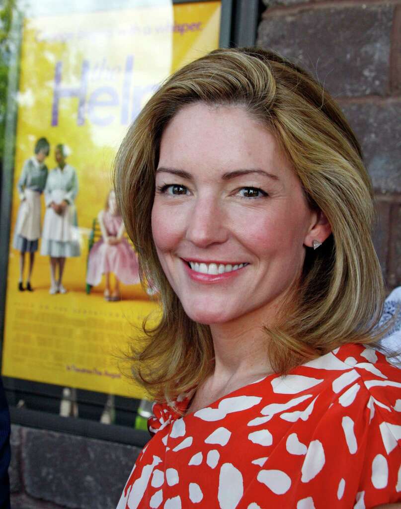 Essay questions for the help by kathryn stockett