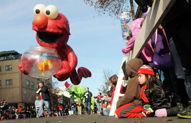Mirella Alvarado, 3, waits for Elmo during the UBS Parade Spectacular in Stamford, Conn., Nov. 18, 2012. Photo: Keelin Daly / Stamford Advocate Freelance