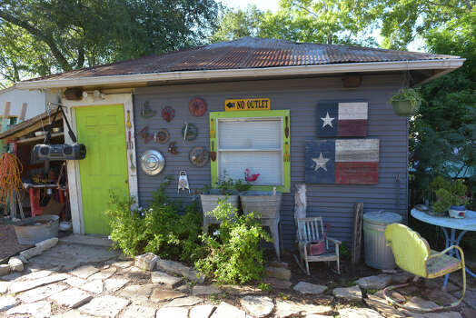Even the storage building at the New Braunfels home of Andy and Tanya ...