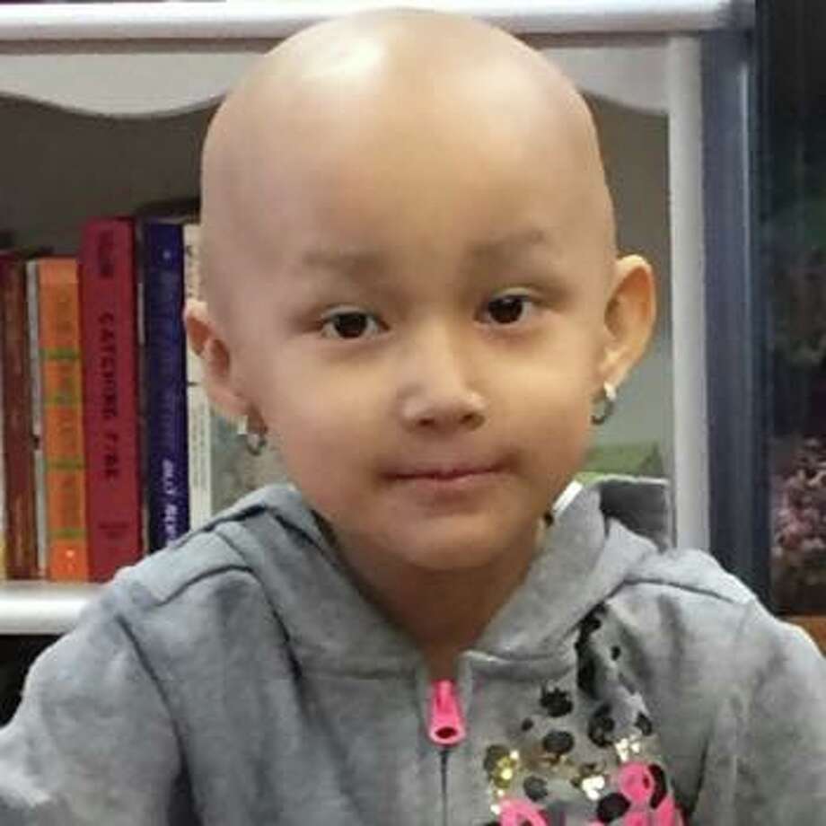 <b>Sophia Sandoval</b>, 3, announced her last day of chemotherapy while wearing a ... - 920x920