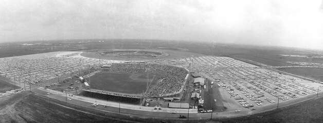 Looking south over Colt Stadium with Astrodome site behind it. Early 1960s. Cropped version of dome51 Photo: Houston Post / Houston Chronicle