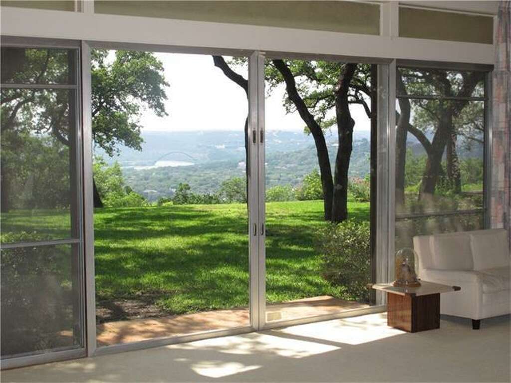 The Austin home at 4602 Ridge Oak has incredible views.  Photo: Engel & Völkers Austin
