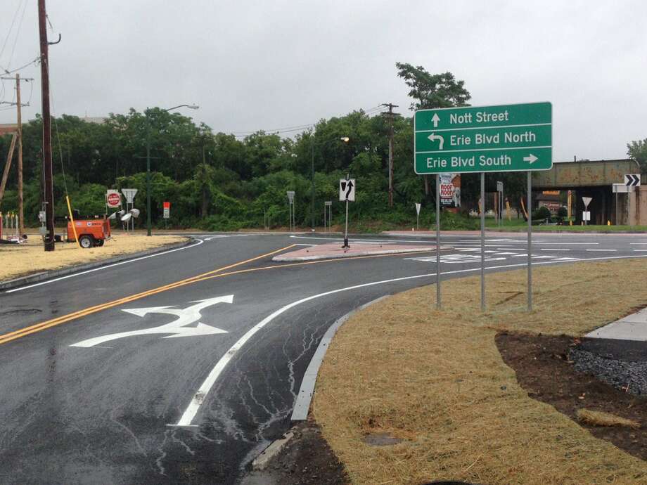 Schenectady opens roundabout near casino site