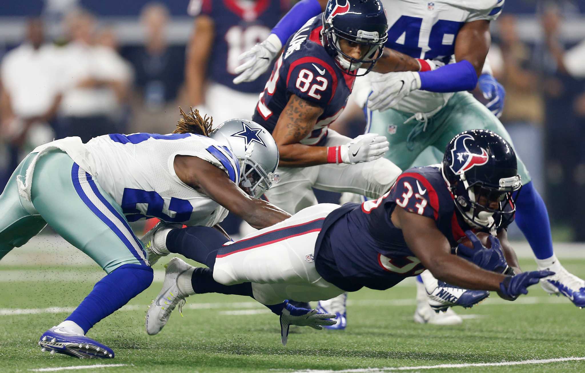 Texans sign Akeem Hunt, seven others to practice squad