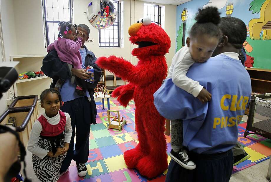 Elmo pays a visit to San Quentin - SFGate