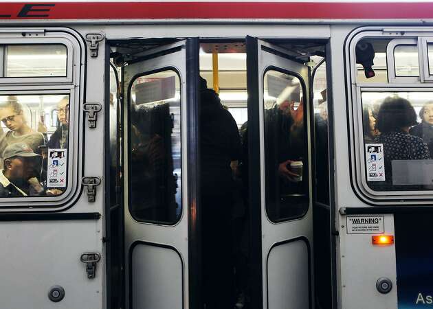 Muni resumes service after small fire in downtown SF