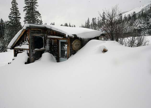 Powerful storms in Sierra prompt avalanche warning