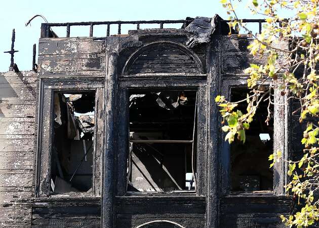 Third of four people killed in W. Oakland blaze IDd