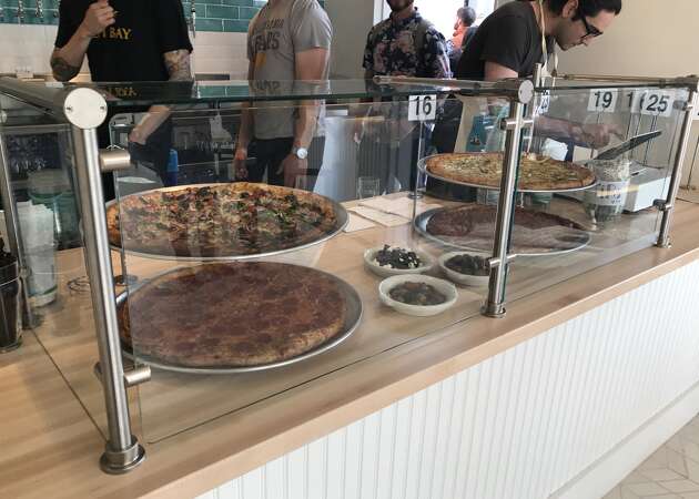 Arthur Mac's Tap & Snack opens near MacArthur BART in Oakland