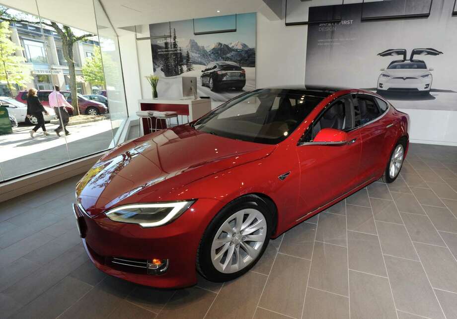 Battle over Tesla sales in state highly charged