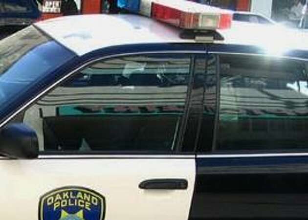 Man arrested in mid-afternoon East Oakland stabbing death