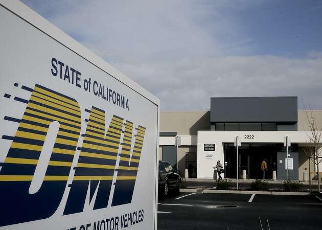 California DMV accused of violating federal voter registration law