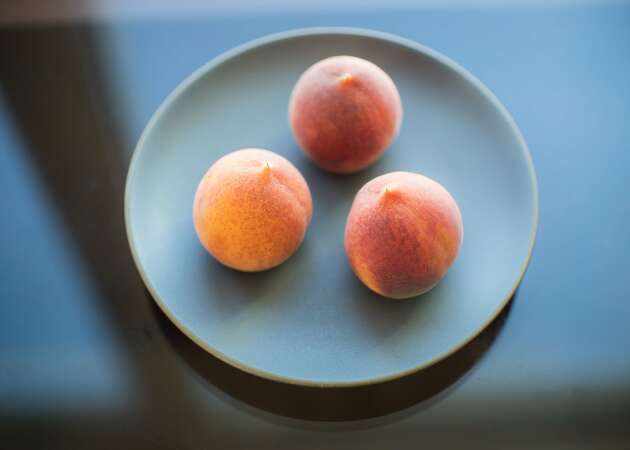How Masumoto Family Farm is trying to sell its tiniest peaches