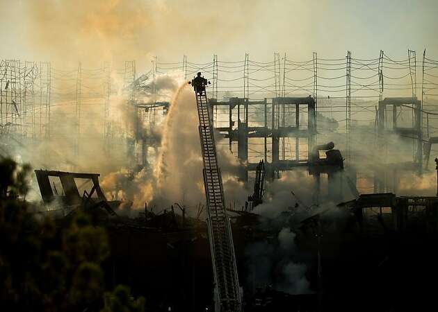 Investigators cannot determine cause in Oakland construction fire
