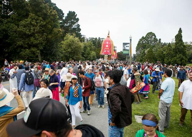 Hindus celebrate with Festival of Chariots in San Francisco