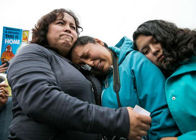Oakland family facing deportation delays flight, hoping for last-second reprieve