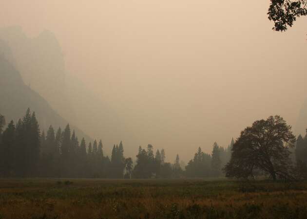 Wildfire smoke chokes Yosemite, air quality reaches unhealthy level