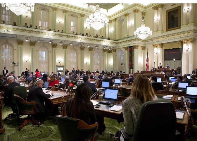Lawmakers seek to give Californians 3 years to file sex harassment complaints